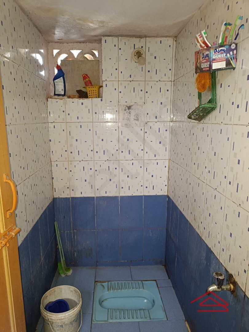 bathrooms-nGk7.jpg