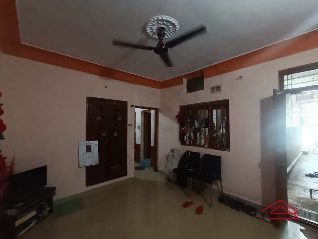 halls-WzuW.jpg