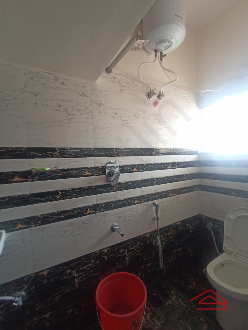 bathrooms-iQxe.jpg