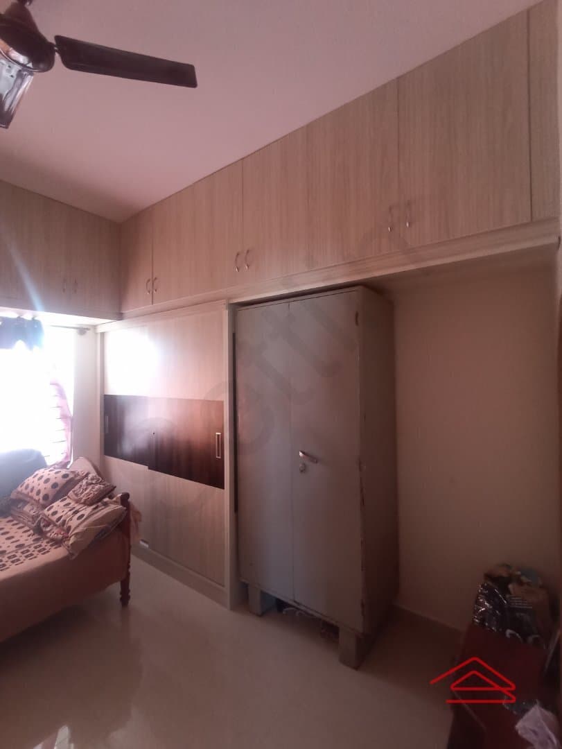 bedrooms-SqAi.jpg