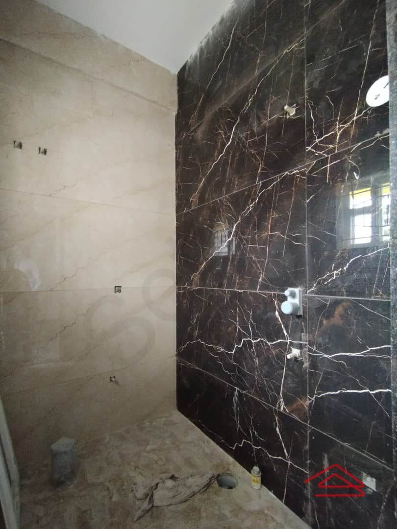 Sub Unit : bathrooms 1