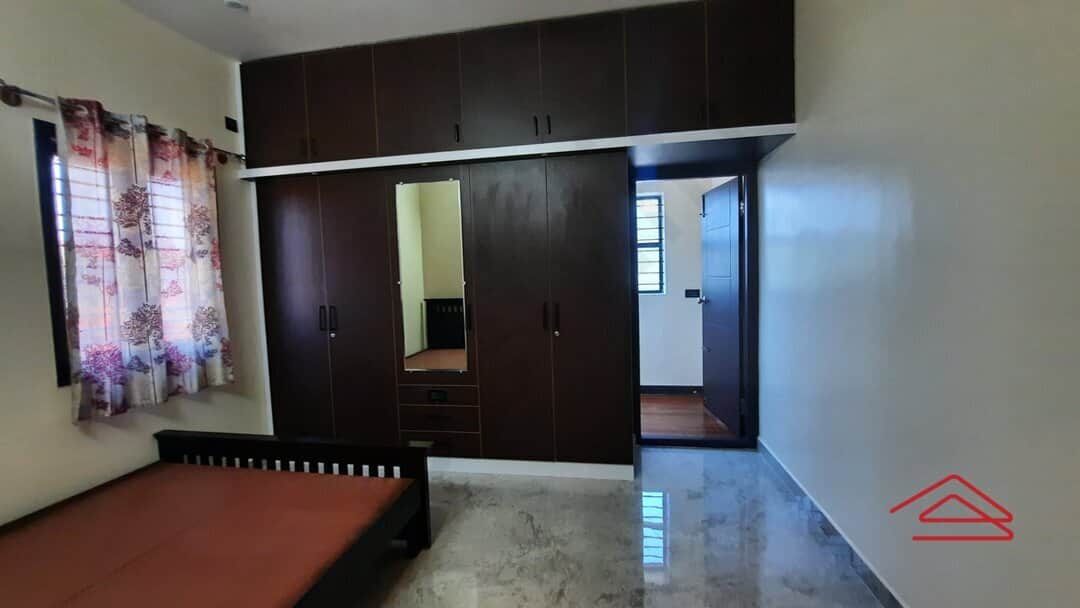 bedrooms-jTHG.jpg