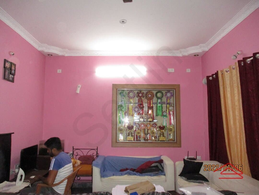 halls-GJht.jpg