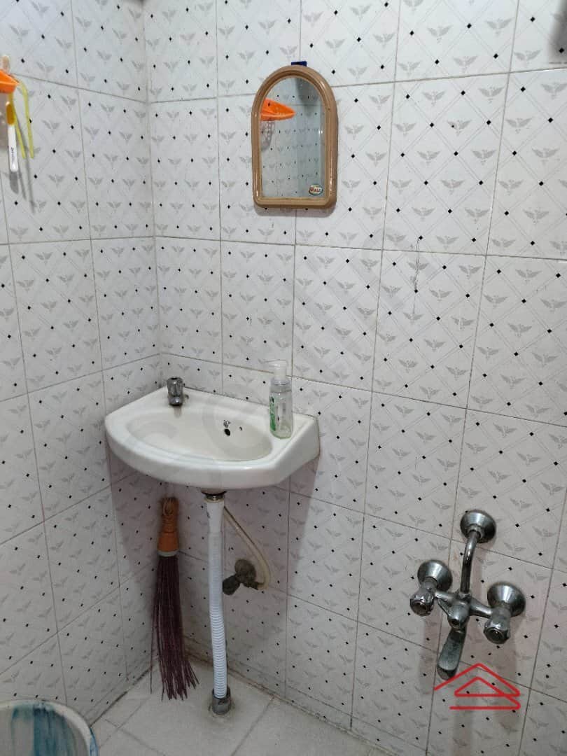 Sub Unit : bathrooms 1