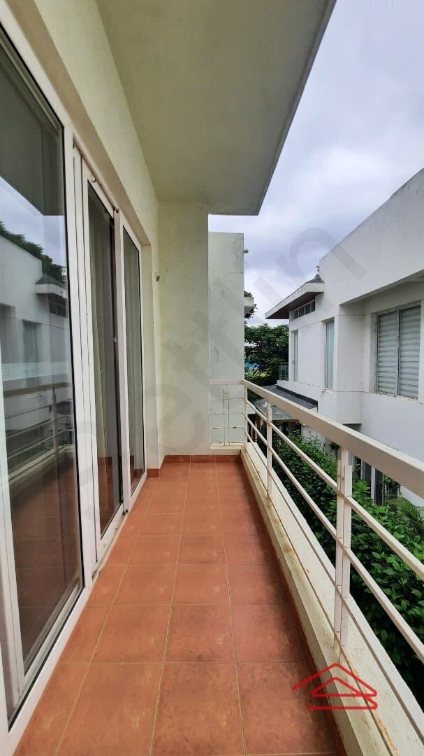Balcony 3