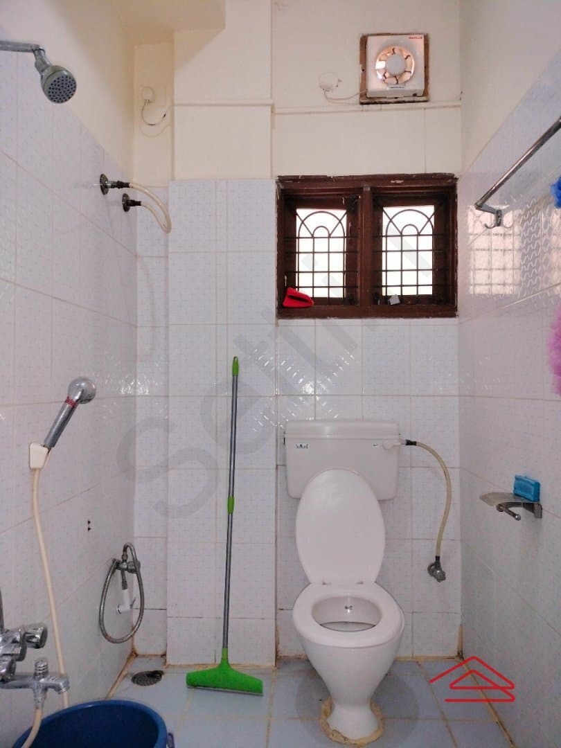 bathrooms-kTvx.jpg