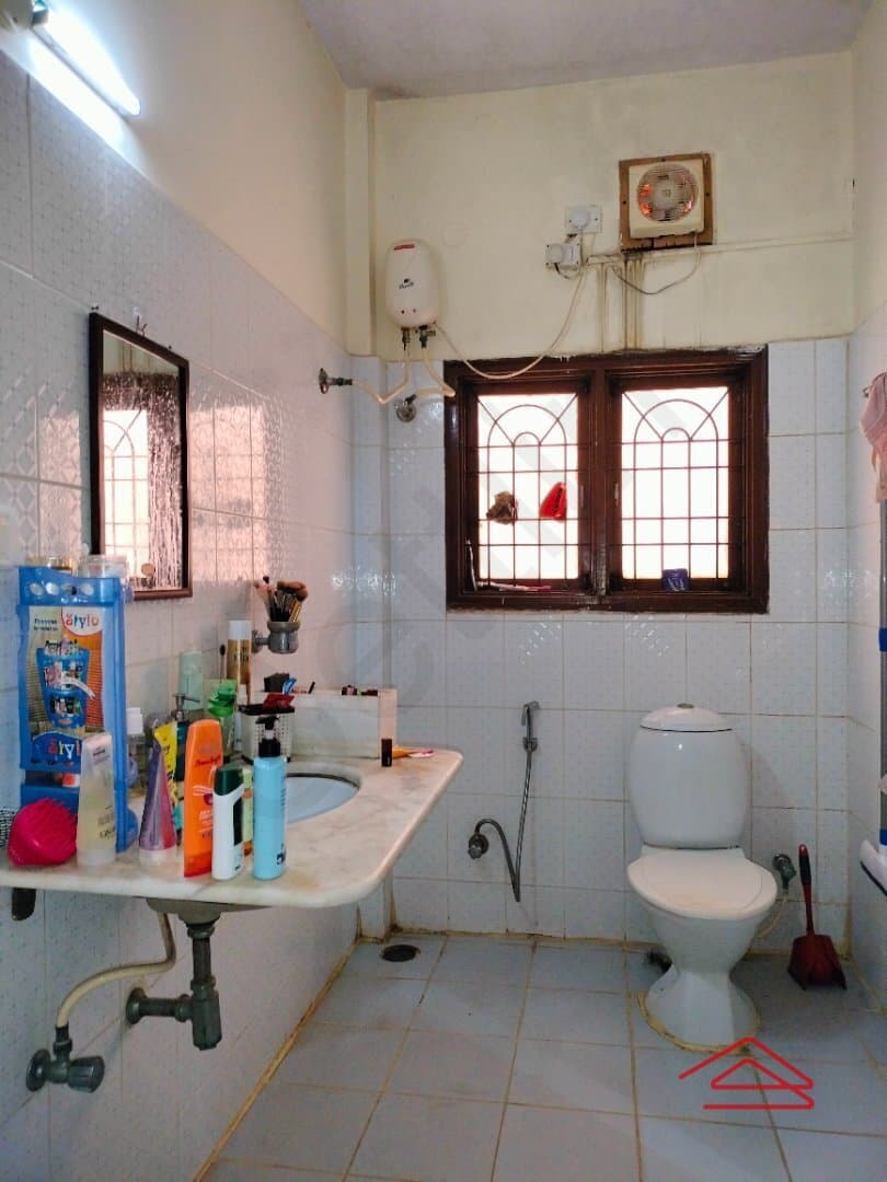 bathrooms-EiiA.jpg