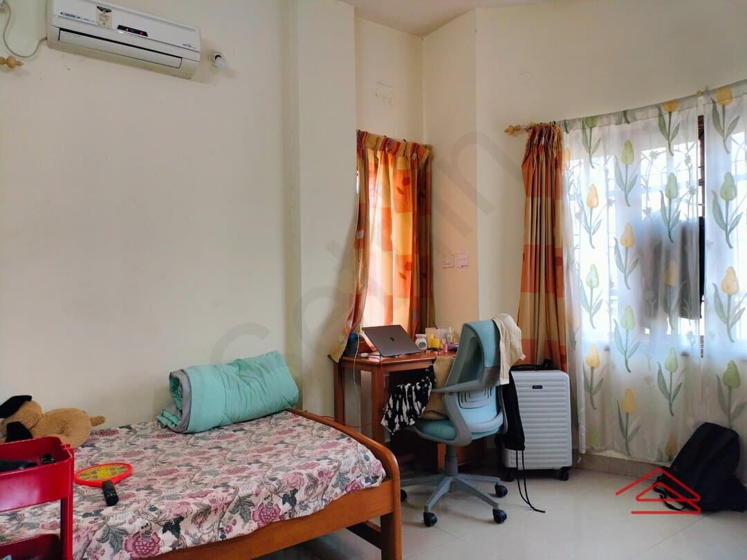 bedrooms-vHyF.jpg