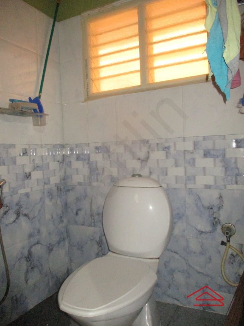bathrooms-fy9e.jpg