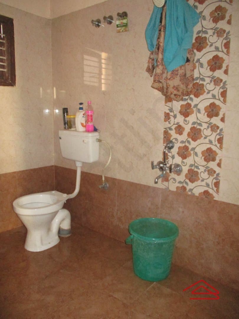 bathrooms-CjGA.jpg
