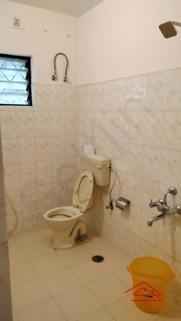 bathrooms-FZwR.jpg