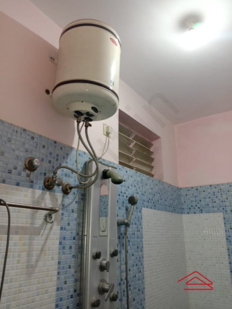 bathrooms-3NHN.jpg