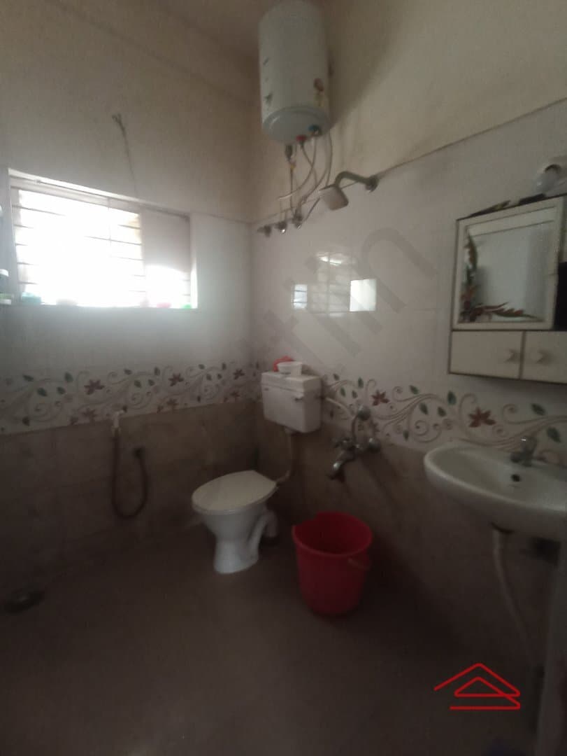 bathrooms-x5Qj.jpg