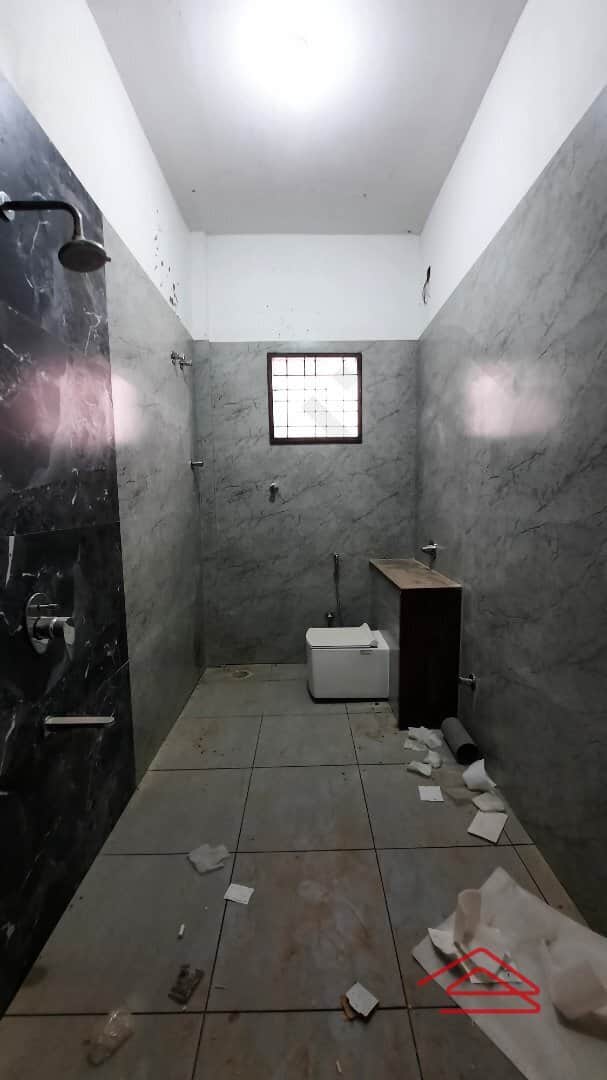 bathrooms-n8dm.jpg