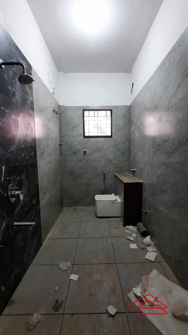 bathrooms-n8dm.jpg