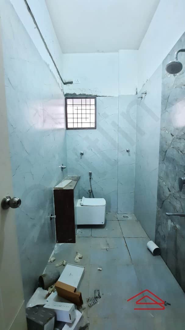 bathrooms-hmAN.jpg
