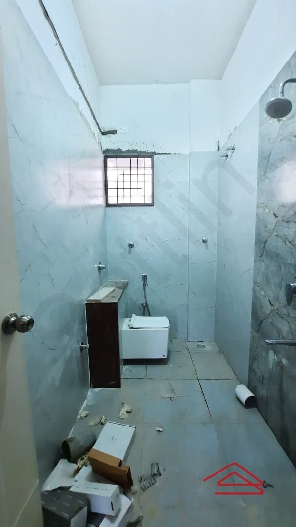 bathrooms-hmAN.jpg