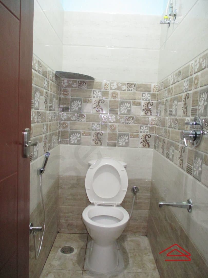bathrooms-GnPf.jpg