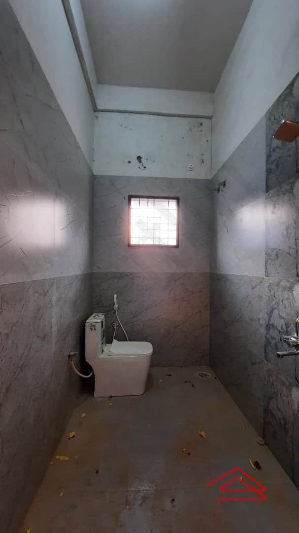 bathrooms-BbnA.jpg