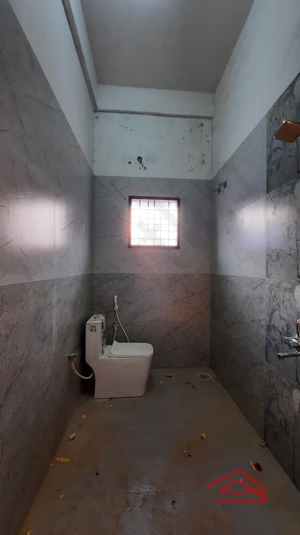 bathrooms-BbnA.jpg