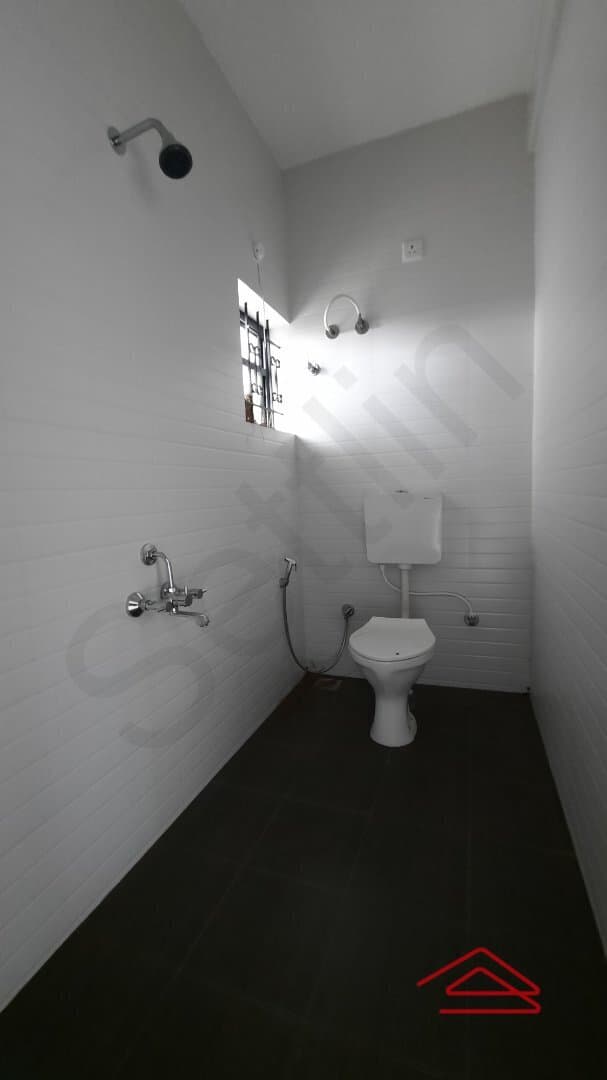 bathrooms-MQok.jpg