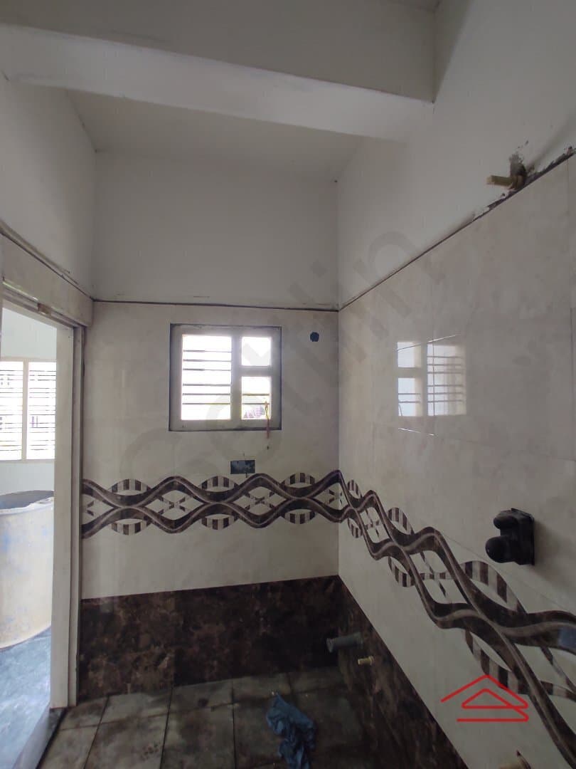 bathrooms-XX8x.jpg
