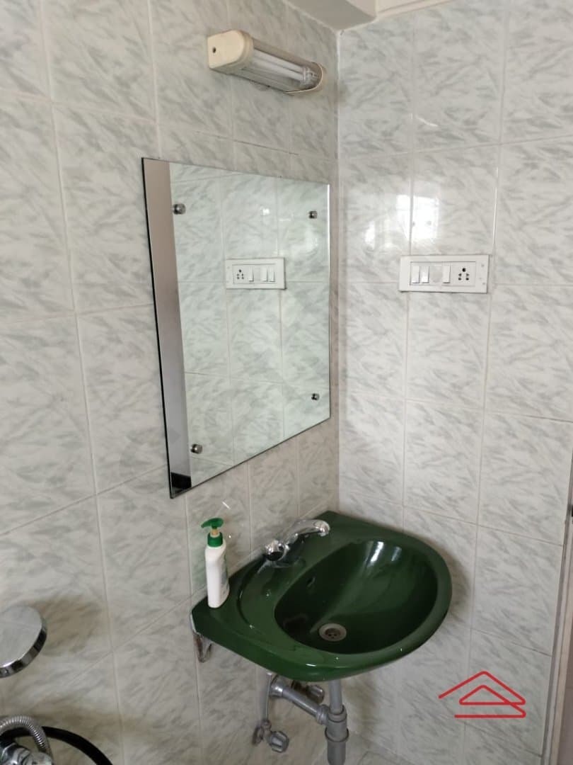 bathrooms-H2Kn.jpg