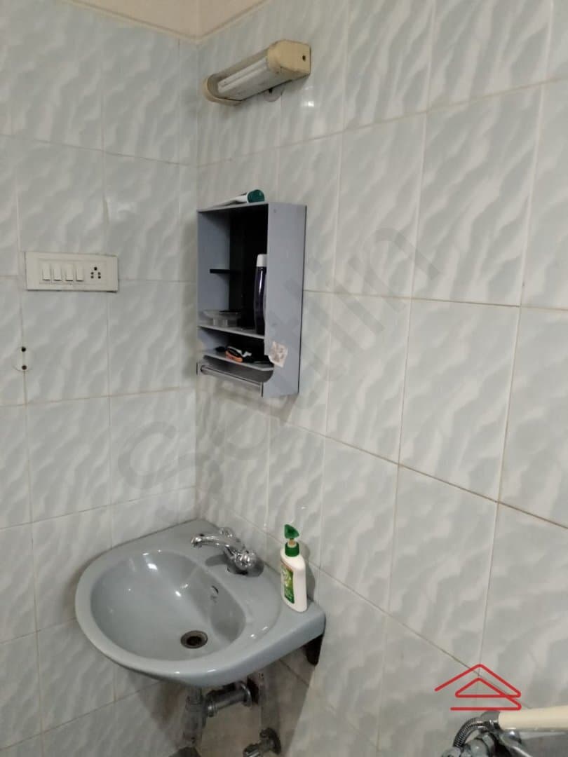 bathrooms-wY5B.jpg