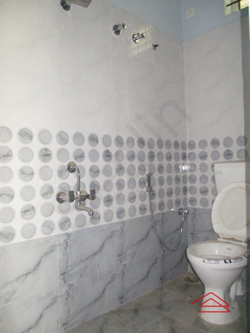 bathrooms-xXdP.jpg