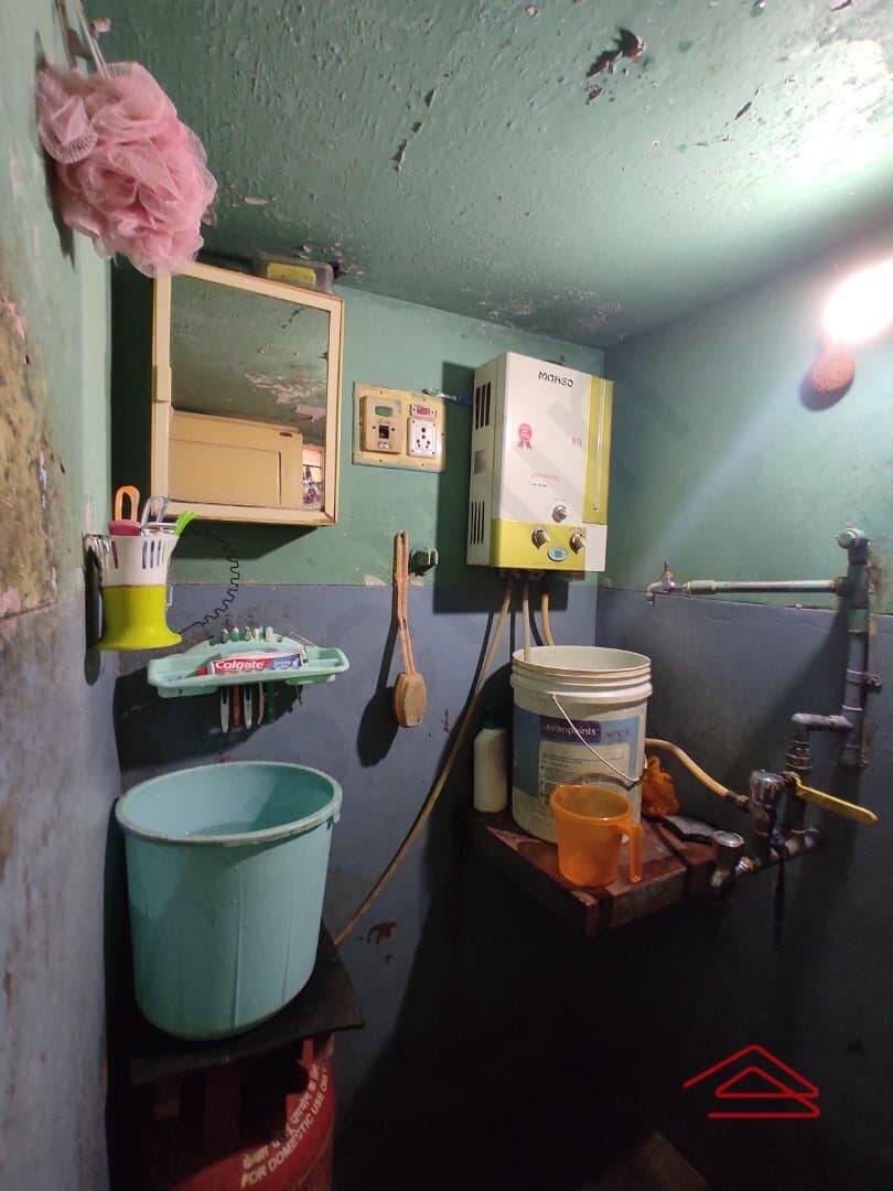 bathrooms-zP6R.jpg