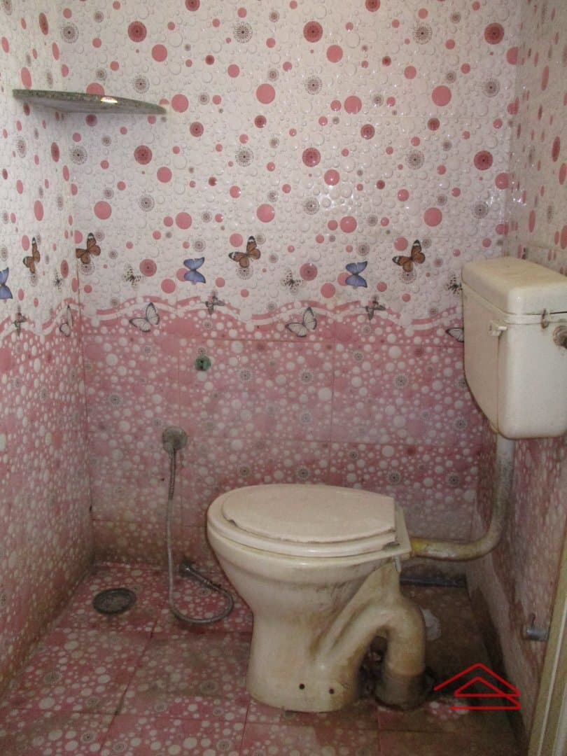 bathrooms-LoEK.jpg