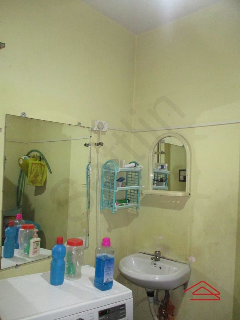 bathrooms-JoPX.jpg