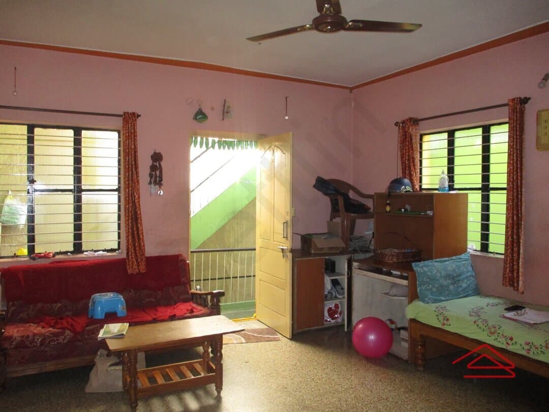 halls-QMW9.jpg