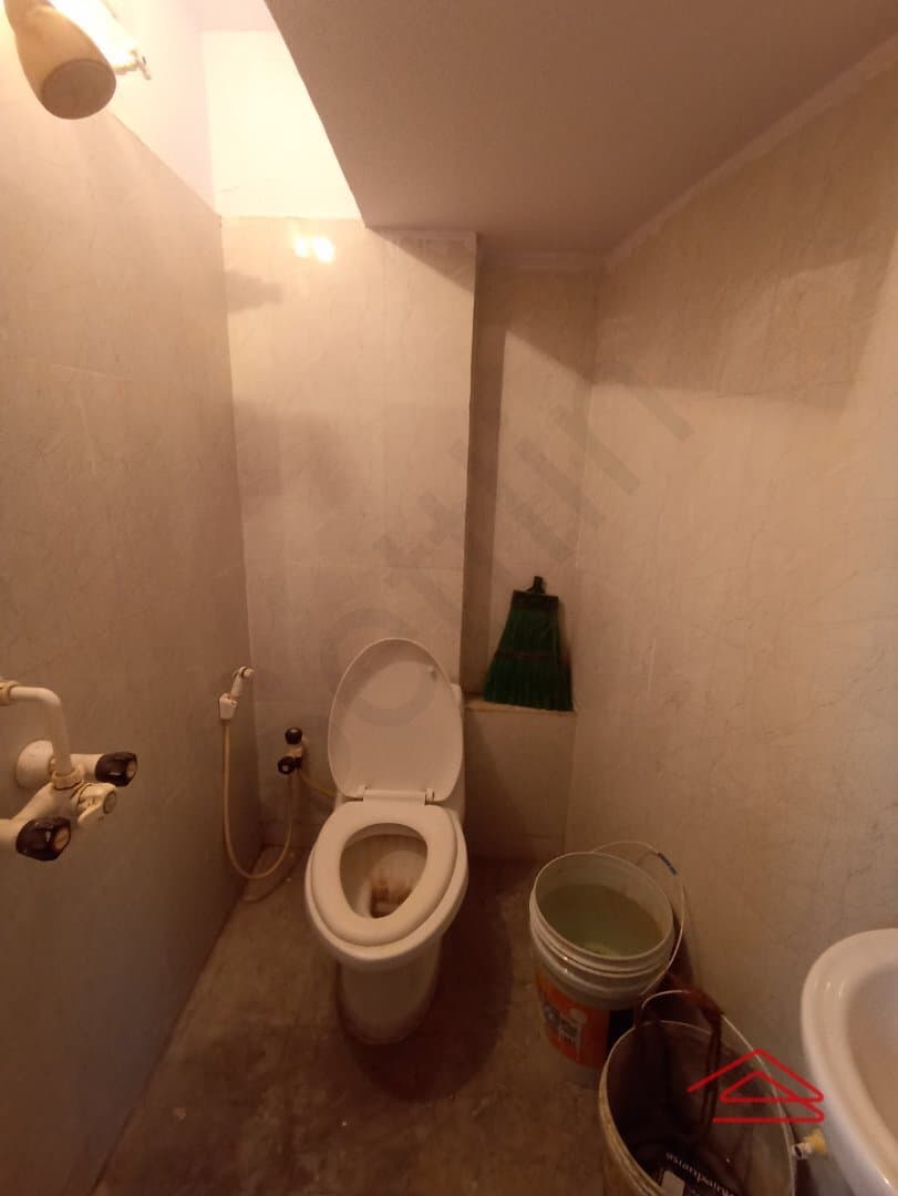 bathrooms-iEir.jpg