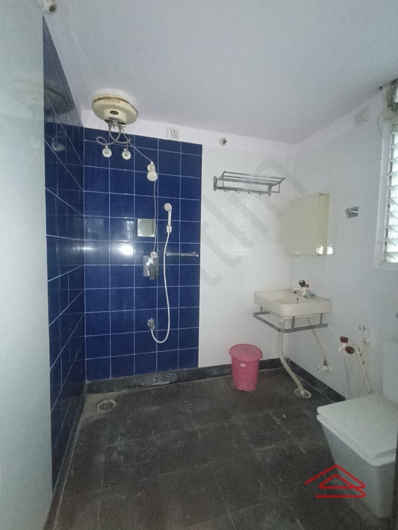 bathrooms-T9GZ.jpg