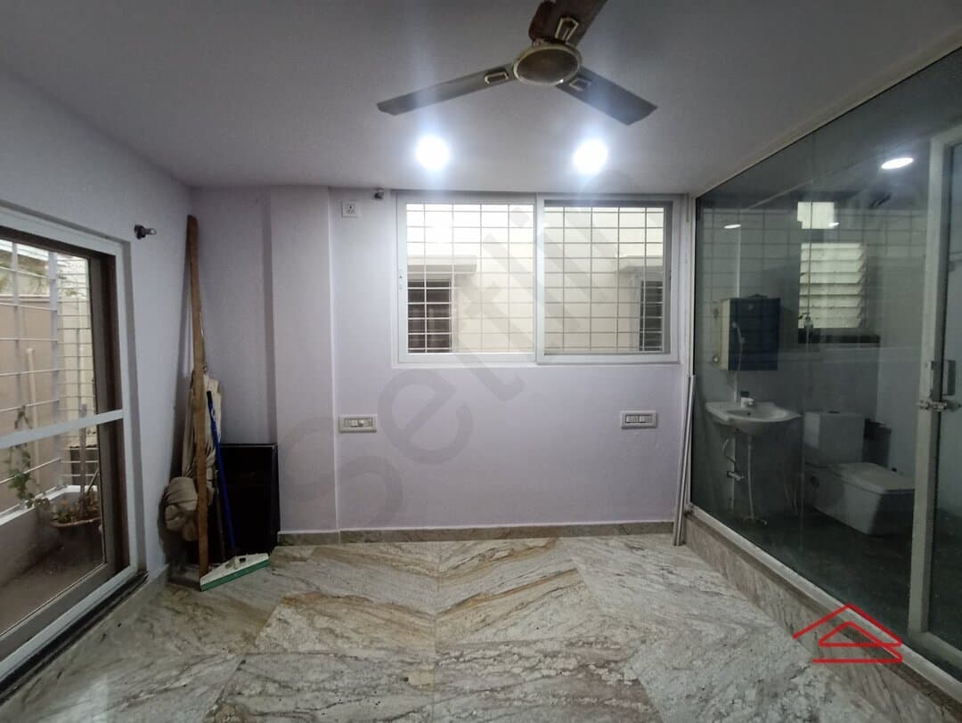 bedrooms-9spf.jpg