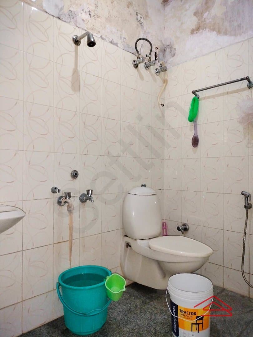 bathrooms-uofW.jpg