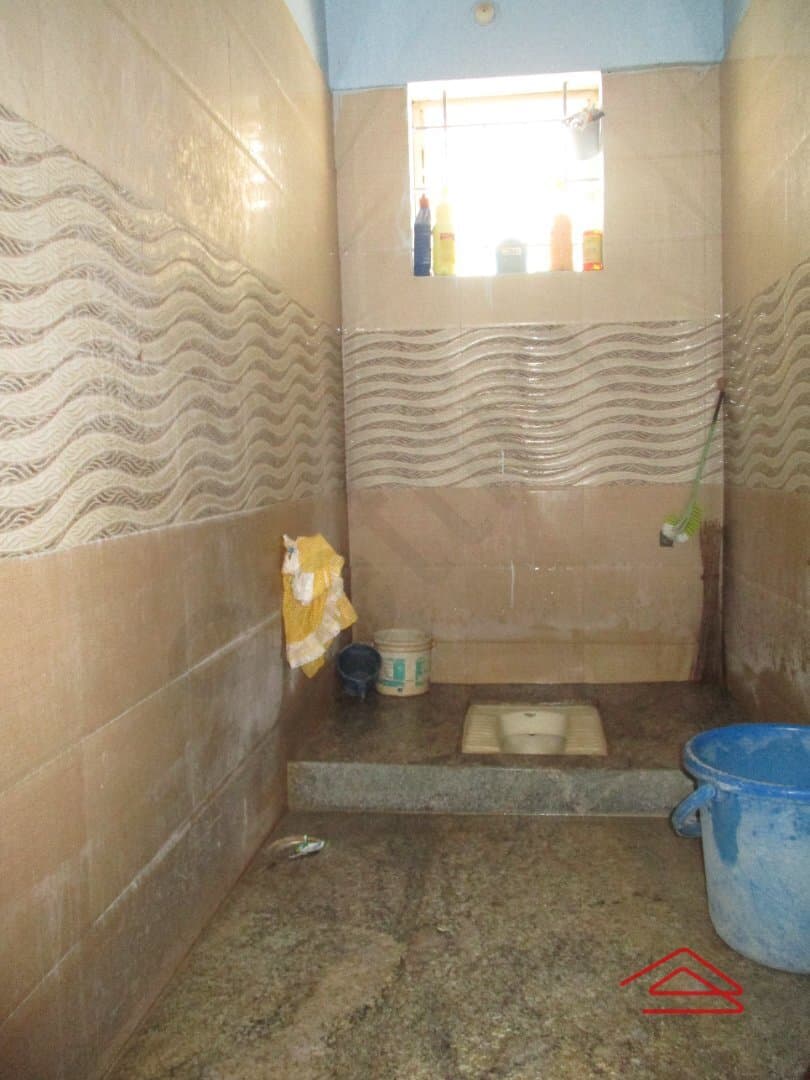 bathrooms-uM7w.jpg