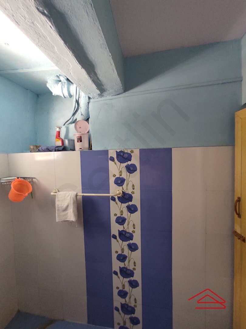 bathrooms-mYio.jpg