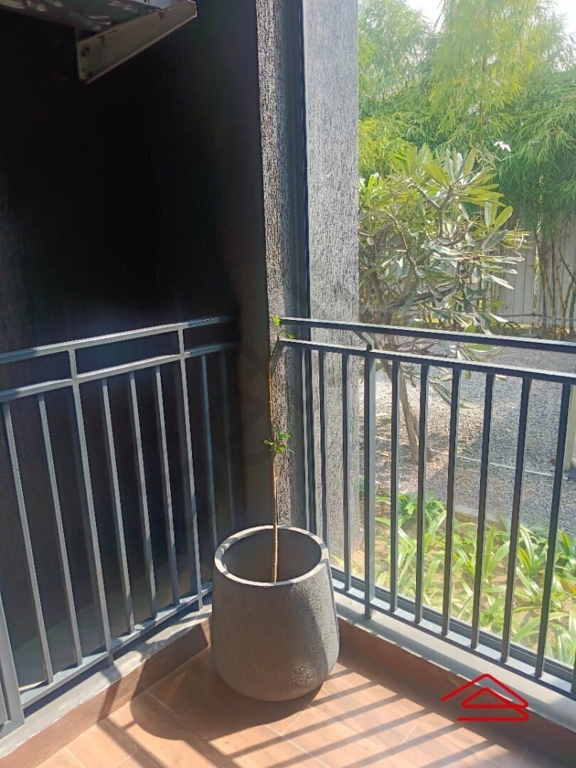 Balcony 1