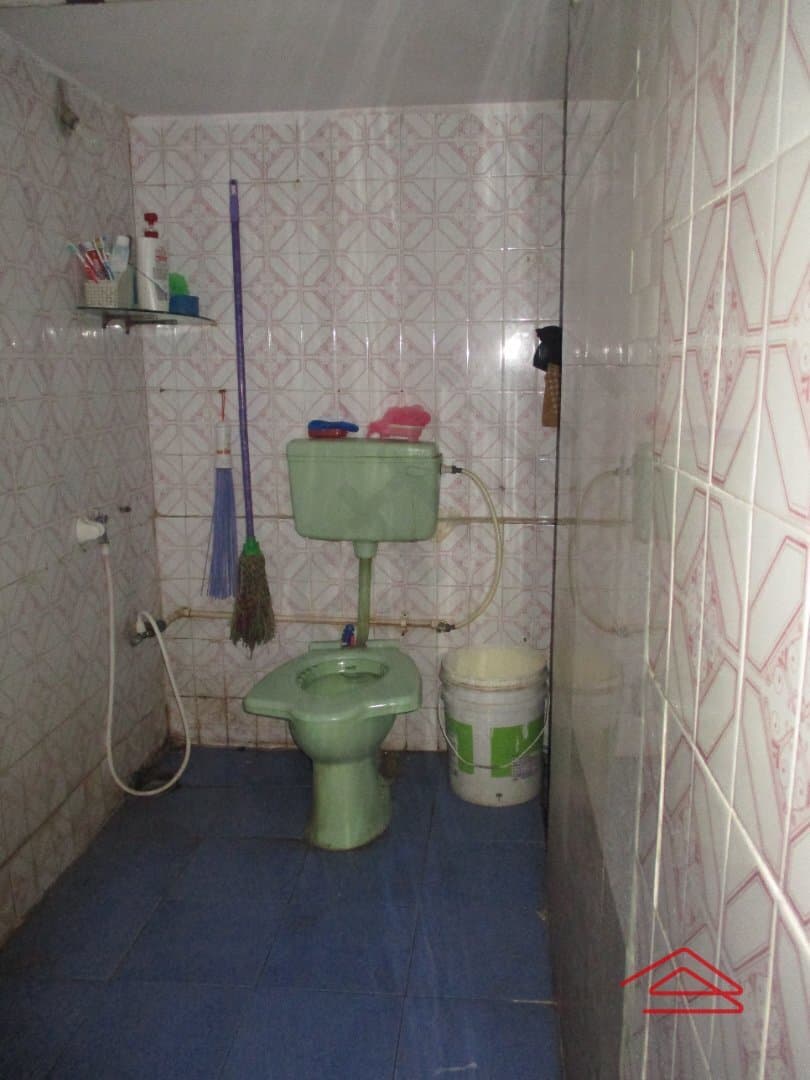 bathrooms-SngG.jpg