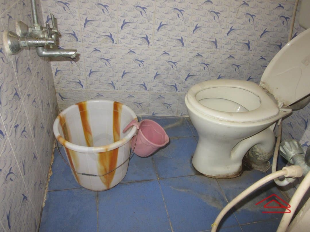 bathrooms-1581074547101.jpg