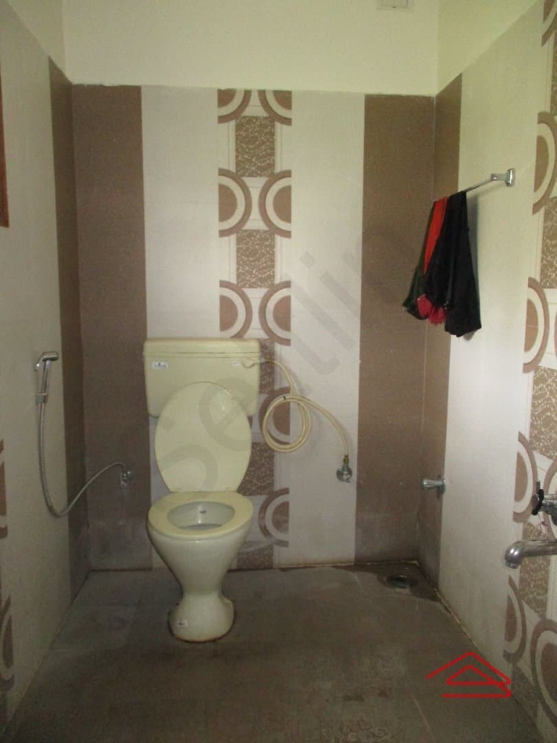 bathrooms-D7g9.jpg