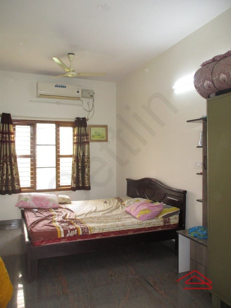 bedrooms-DKnz.jpg