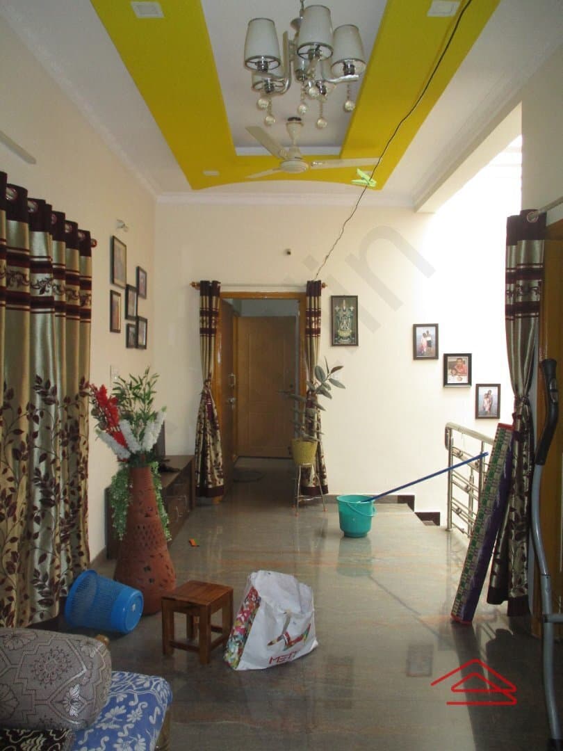 halls-DHRw.jpg
