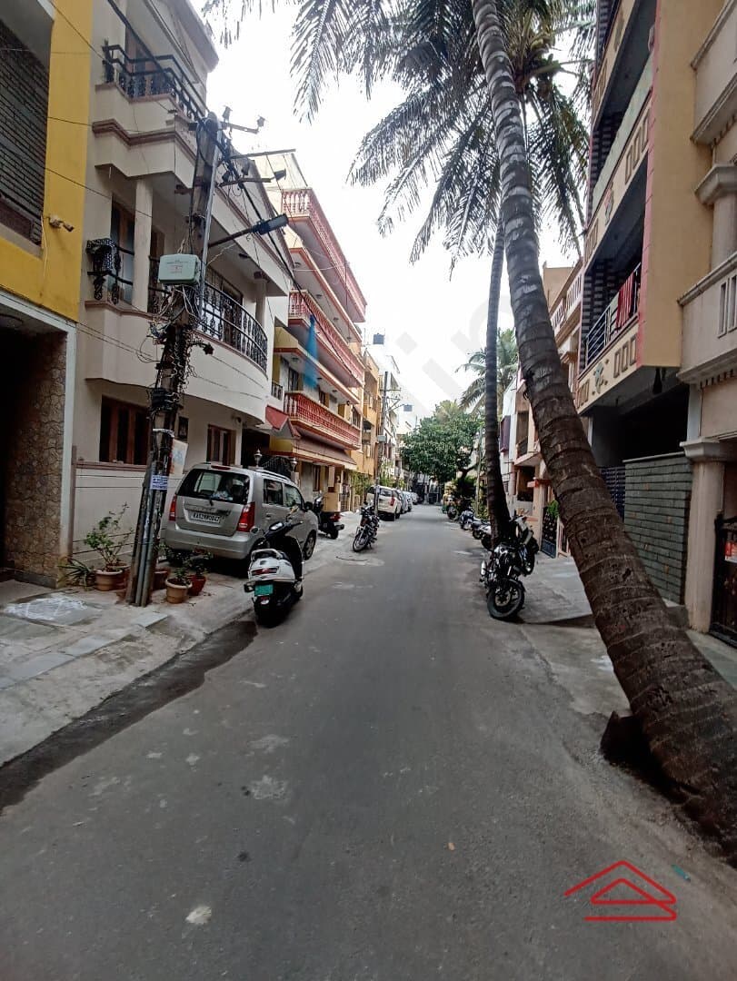 Unit:  Approach Road