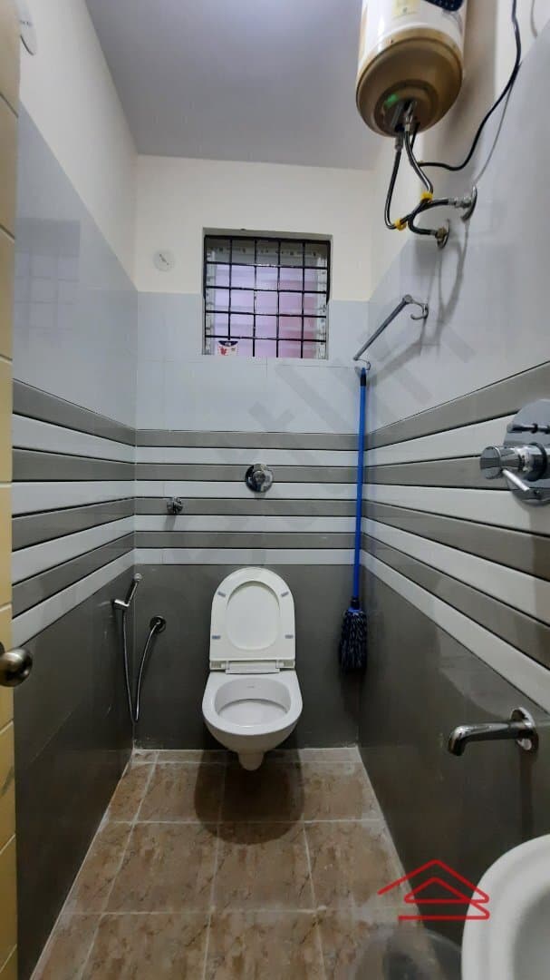 bathrooms-j7LA.jpg