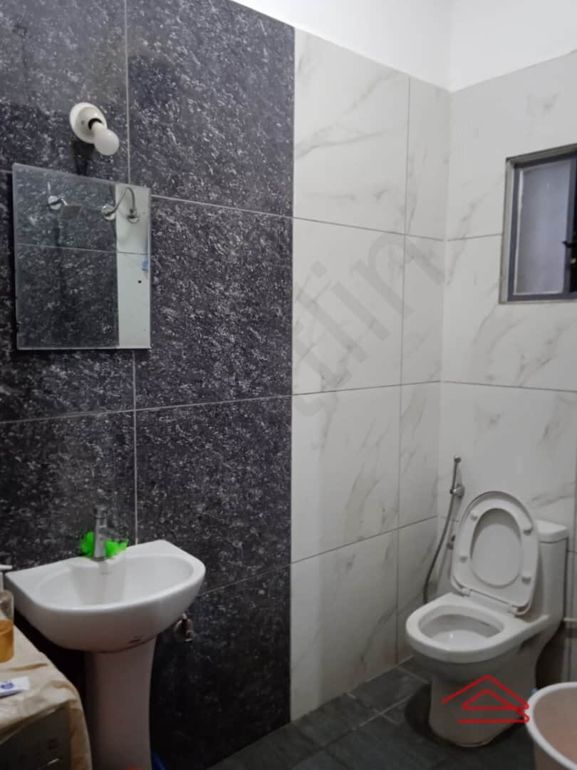 Sub Unit : bathrooms 1