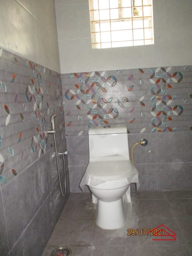 bathrooms-Ea4f.jpg