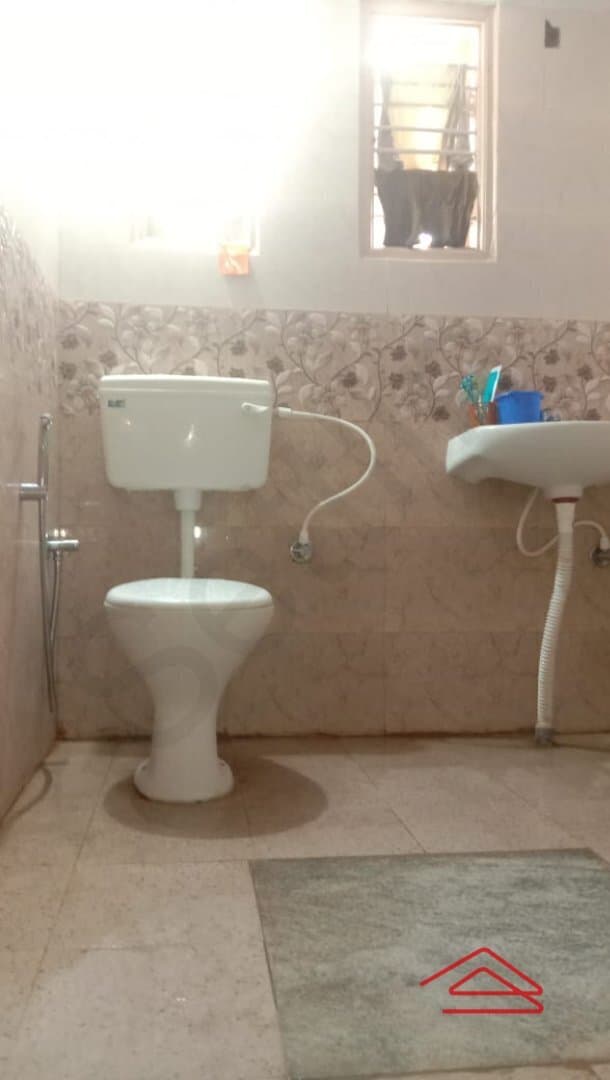 bathrooms-DaPJ.jpg